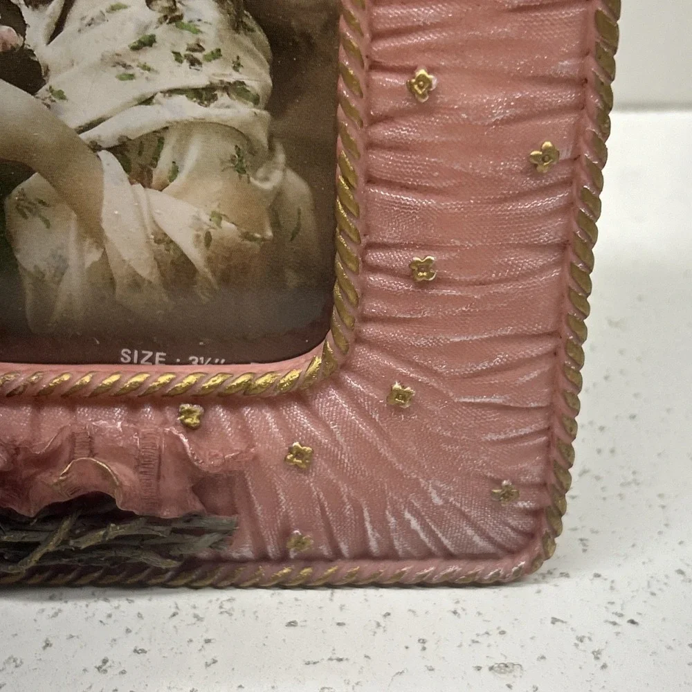 Vintage Pink Resin 3D Floral‎ Rose Picture Frame 3.5x5 Unbranded Décor